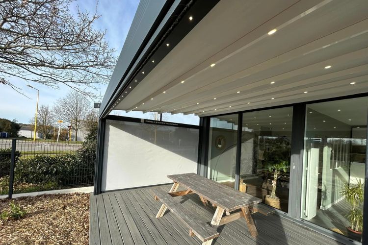 MCM BOIS Pergola en Bois et Bioclimatique - Menuiserie à Challans en Vendée 85